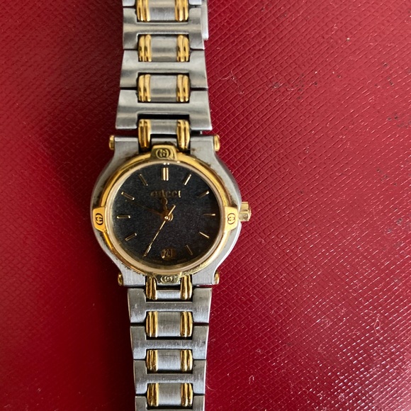 Authentic Gucci date just watch - Picture 4 of 6